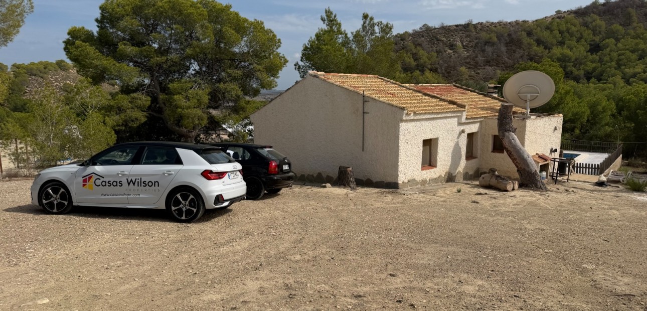 Sale - Country Property/Finca -
Torremendo
