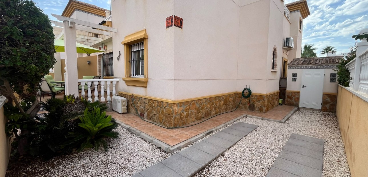 Sale - Quad Villa -
Orihuela Costa - Villamartin