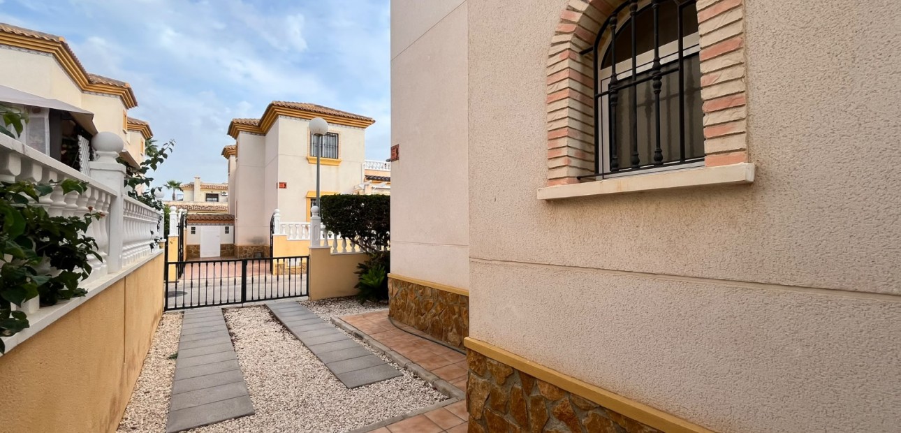 Sale - Quad Villa -
Orihuela Costa - Villamartin