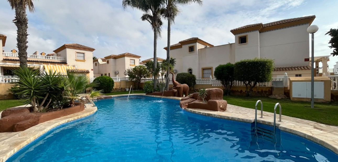 Sale - Quad Villa -
Orihuela Costa - Villamartin