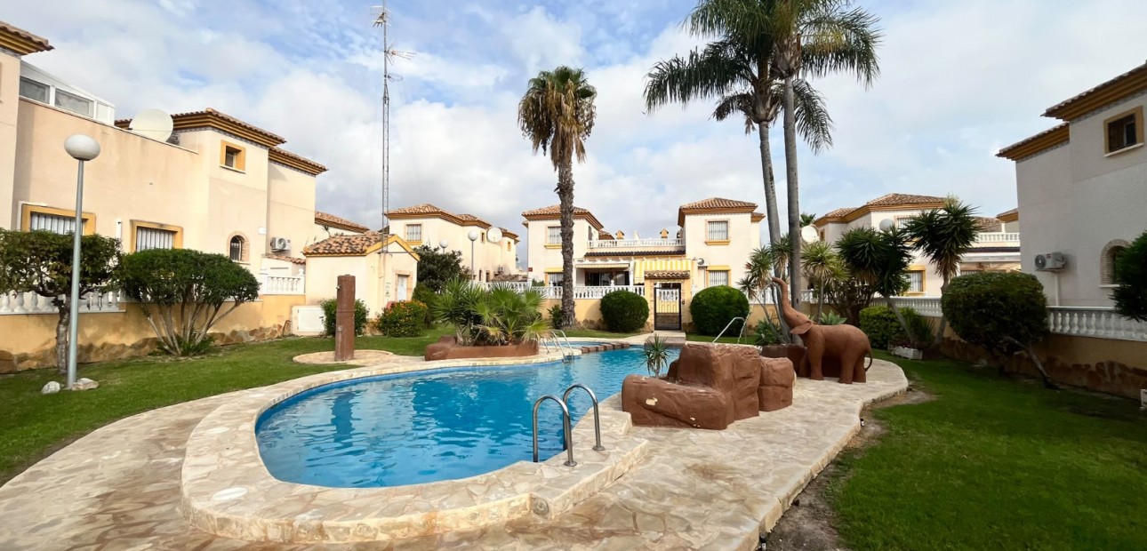 Sale - Quad Villa -
Orihuela Costa - Villamartin