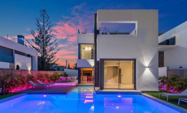 Sale - Villa -
Torrevieja - La Siesta - El Salado - Torreta