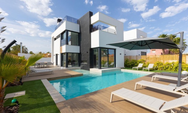Sale - Villa -
Torrevieja - La Siesta - El Salado - Torreta