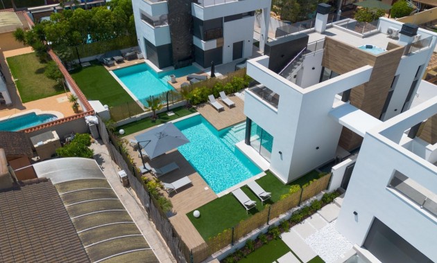Sale - Villa -
Torrevieja - La Siesta - El Salado - Torreta