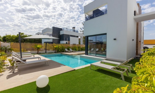 Sale - Villa -
Torrevieja - La Siesta - El Salado - Torreta