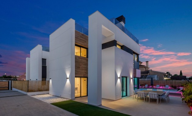 Sale - Villa -
Torrevieja - La Siesta - El Salado - Torreta