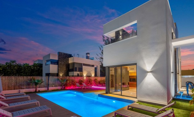 Sale - Villa -
Torrevieja - La Siesta - El Salado - Torreta