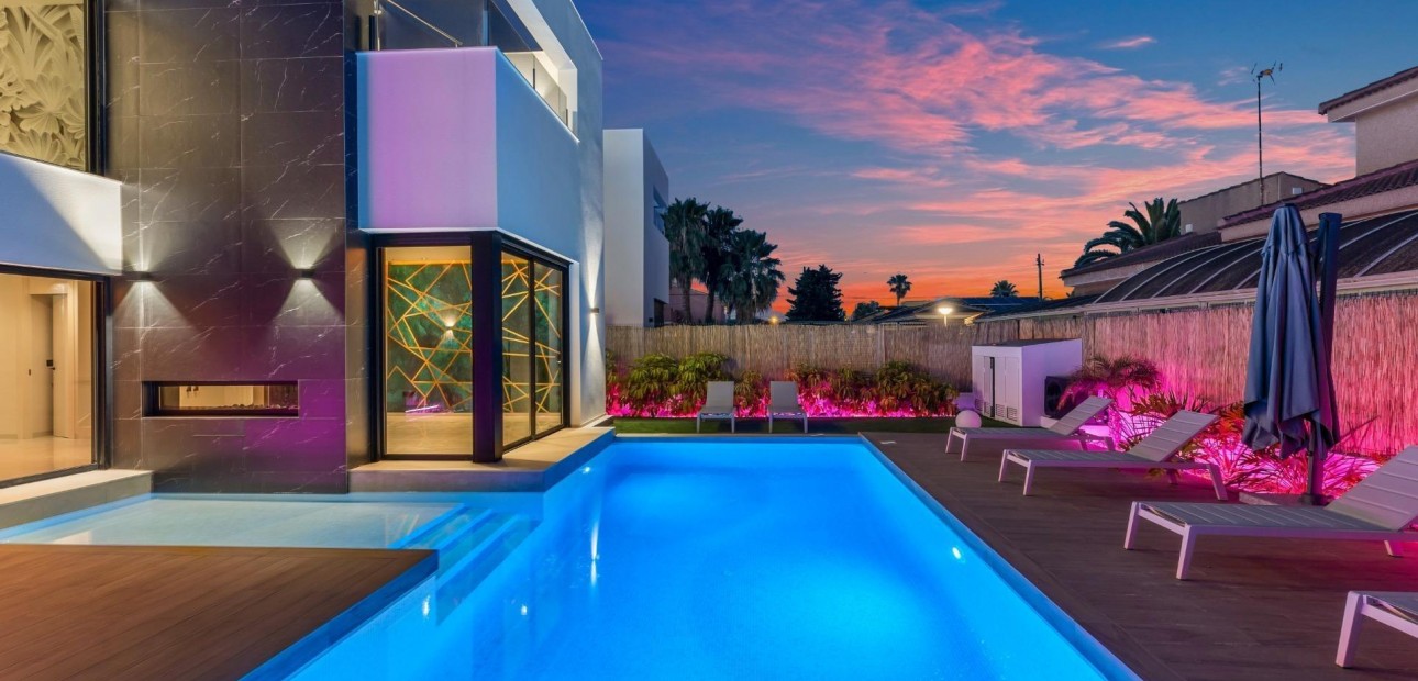 Sale - Villa -
Torrevieja - La Siesta - El Salado - Torreta