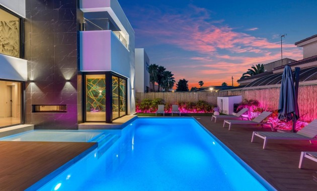 Sale - Villa -
Torrevieja - La Siesta - El Salado - Torreta
