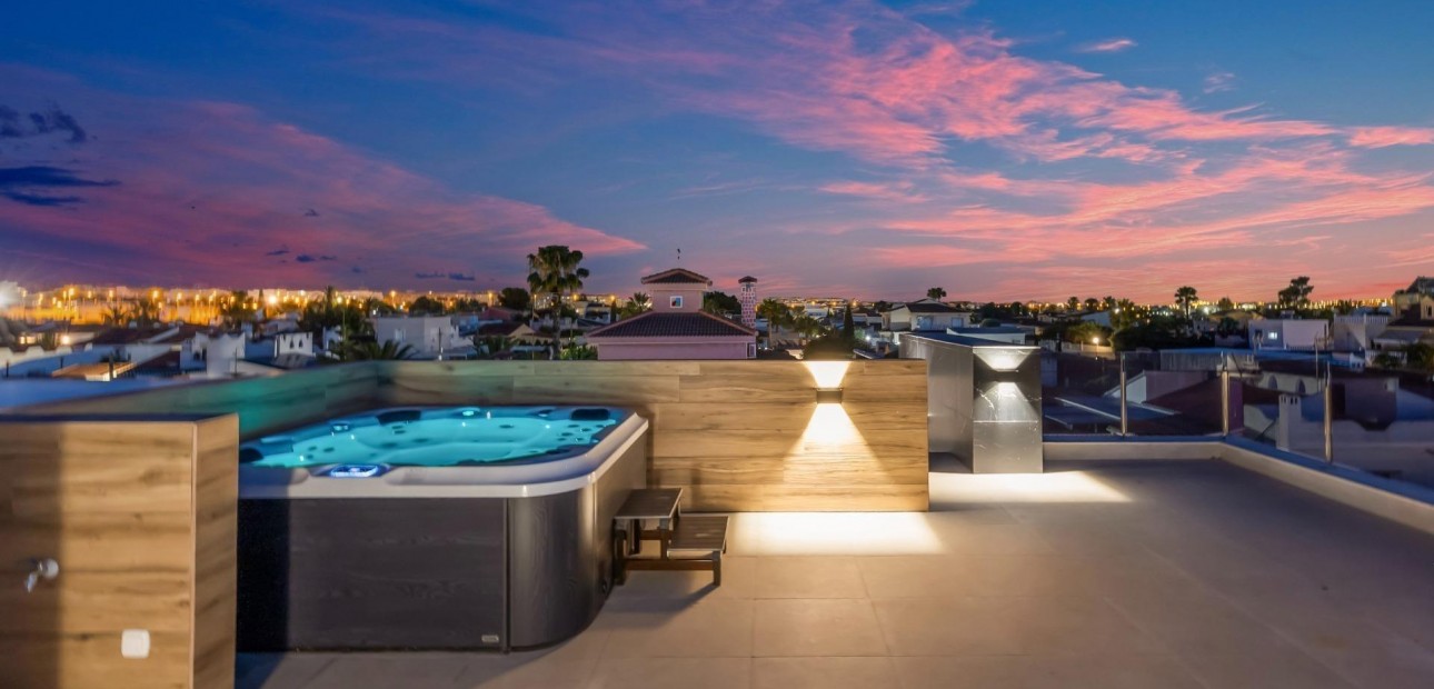 Sale - Villa -
Torrevieja - La Siesta - El Salado - Torreta