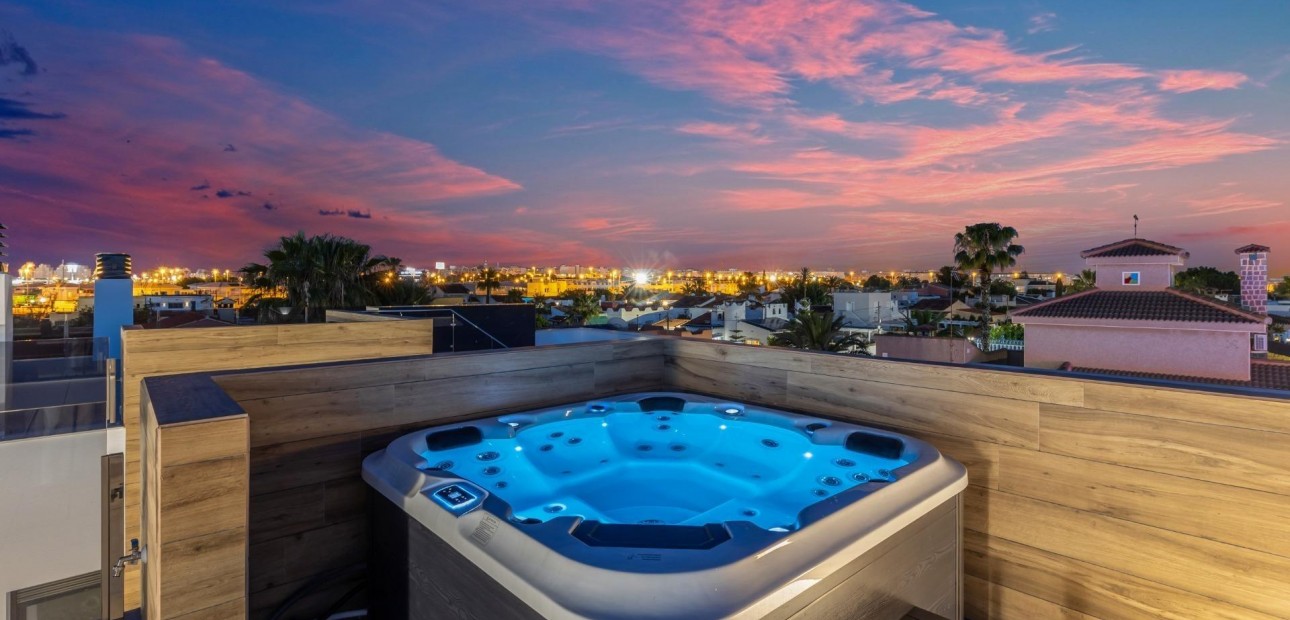Sale - Villa -
Torrevieja - La Siesta - El Salado - Torreta