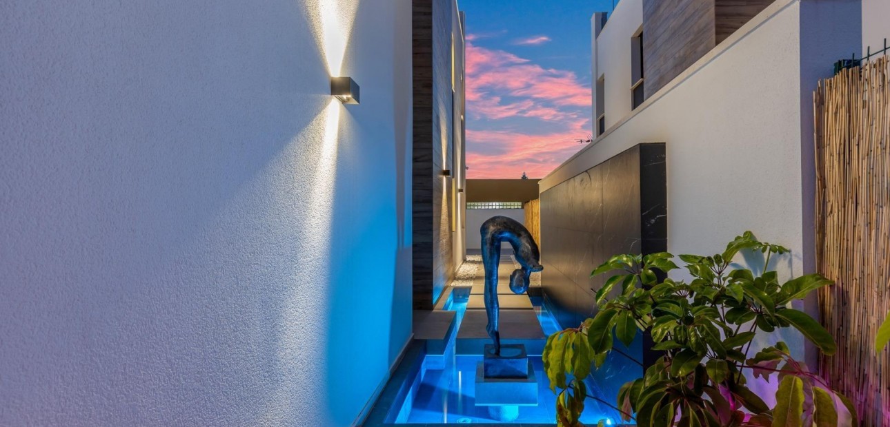 Sale - Villa -
Torrevieja - La Siesta - El Salado - Torreta