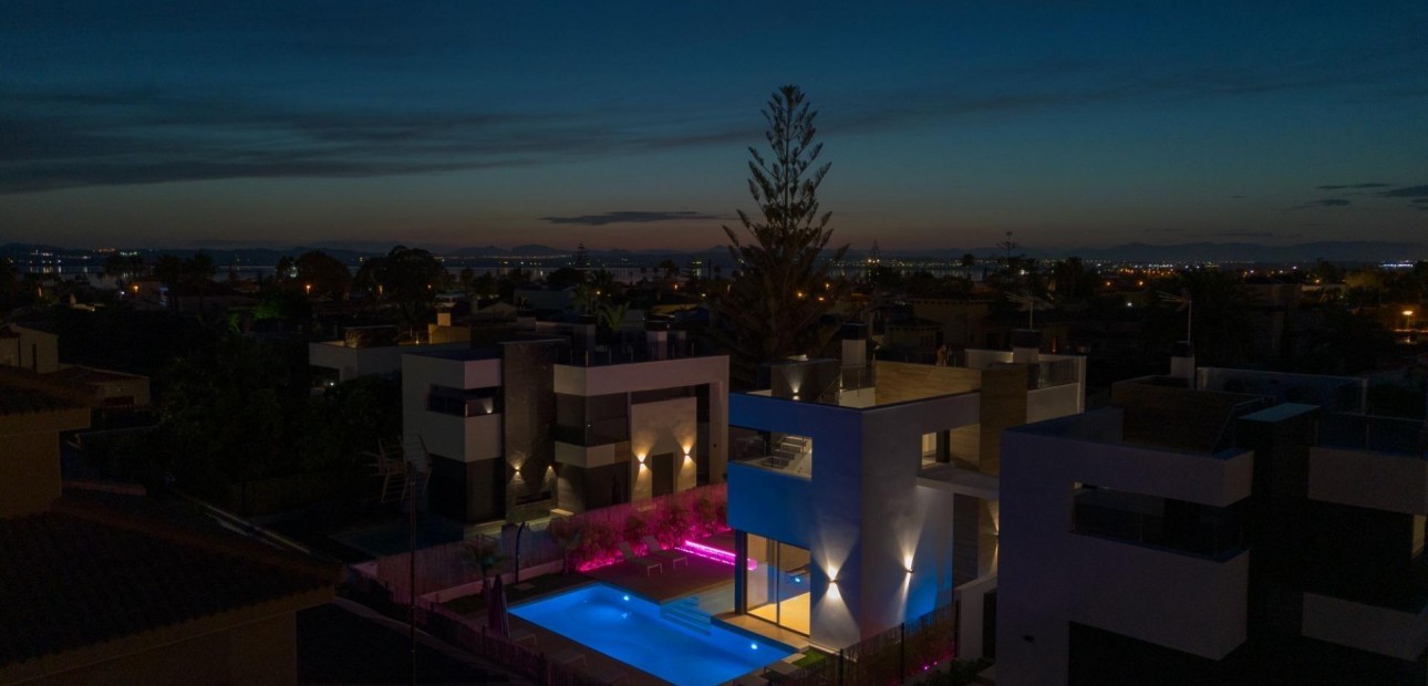 Sale - Villa -
Torrevieja - La Siesta - El Salado - Torreta