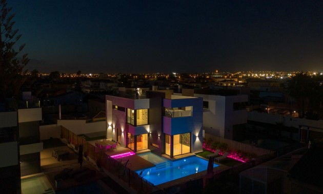 Sale - Villa -
Torrevieja - La Siesta - El Salado - Torreta