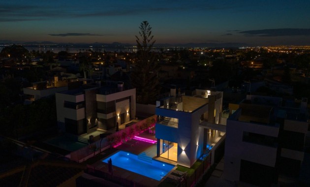 Sale - Villa -
Torrevieja - La Siesta - El Salado - Torreta