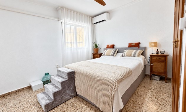 Sale - Apartment / flat -
Orihuela Costa - Campoamor
