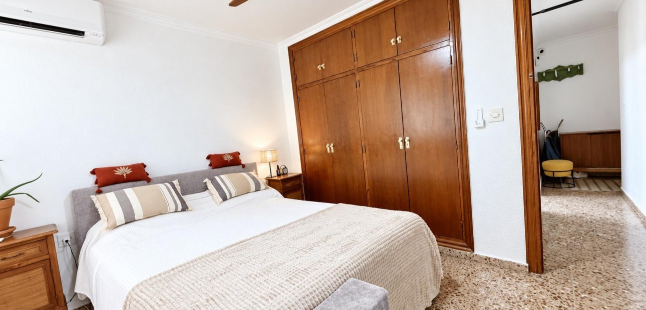 Sale - Apartment / flat -
Orihuela Costa - Campoamor