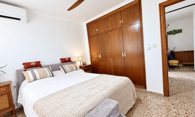 Sale - Apartment / flat -
Orihuela Costa - Campoamor