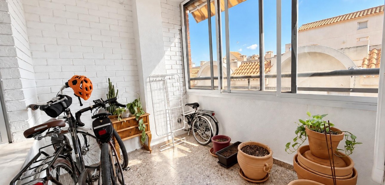 Sale - Apartment / flat -
Orihuela Costa - Campoamor