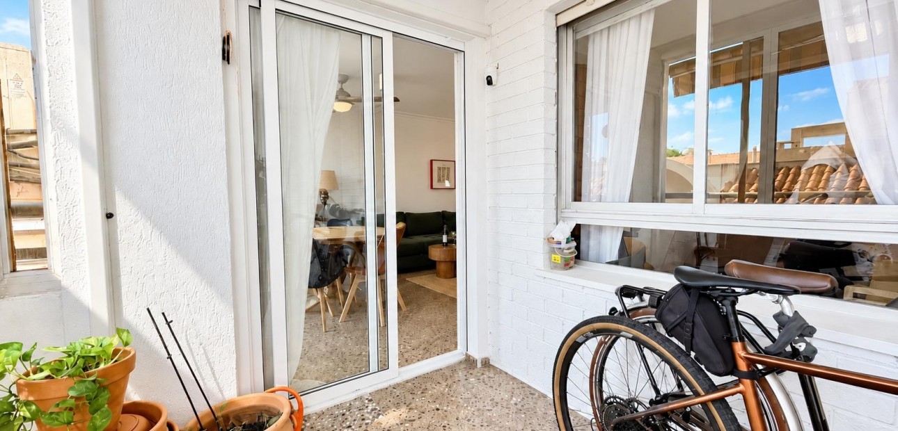 Sale - Apartment / flat -
Orihuela Costa - Campoamor