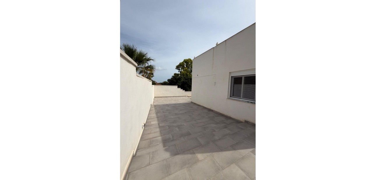 Sale - Villa -
Torrevieja - Los Balcones - Los Altos del Edén