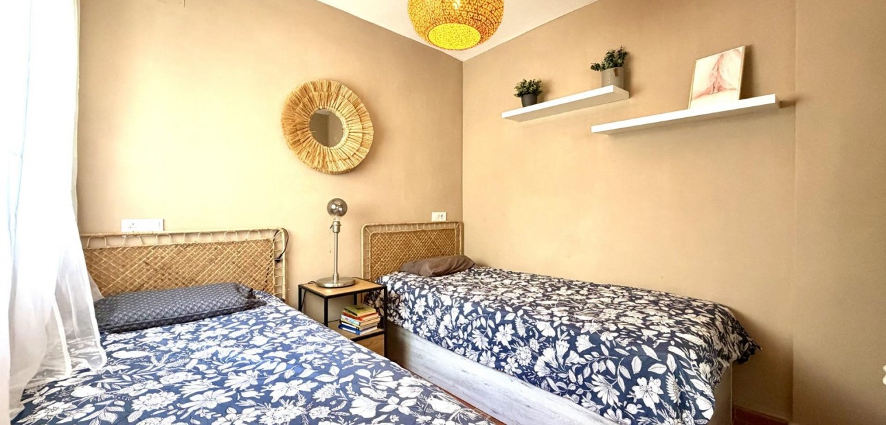 Sale - Apartment / flat -
Torrevieja - La Mata pueblo