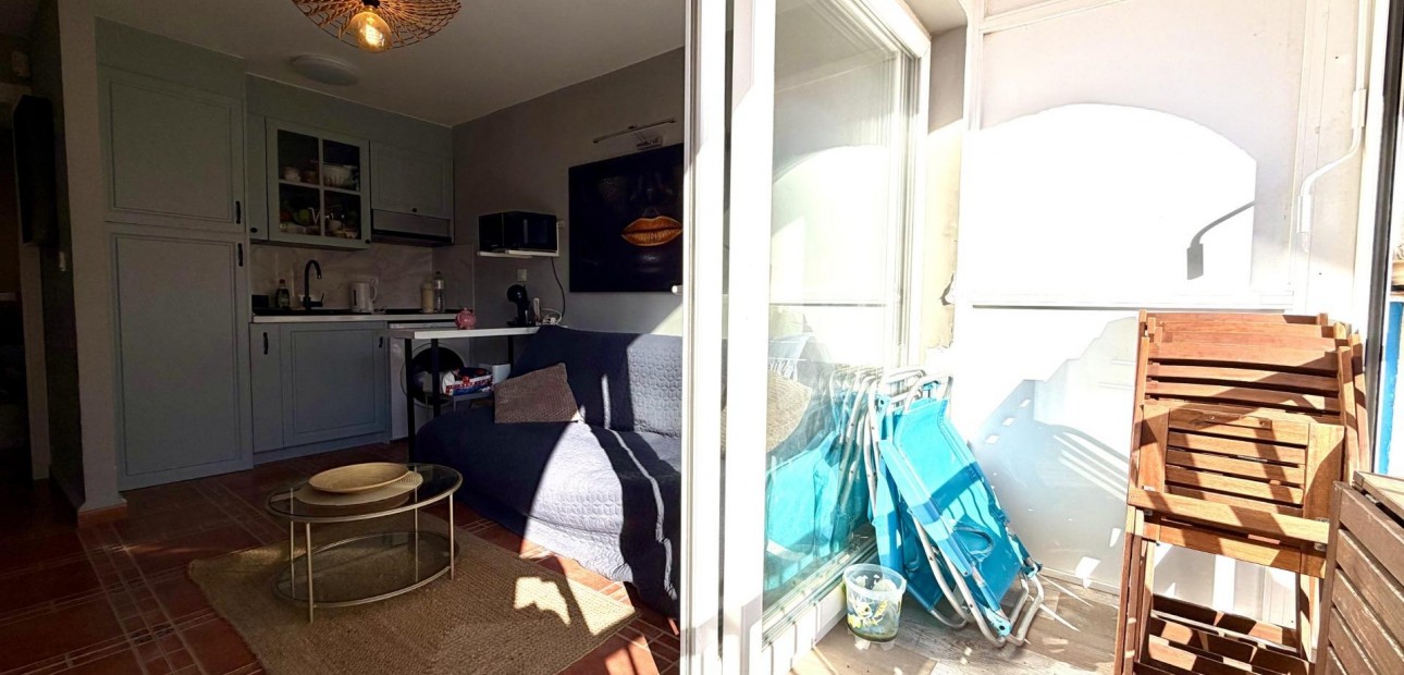 Sale - Apartment / flat -
Torrevieja - La Mata pueblo