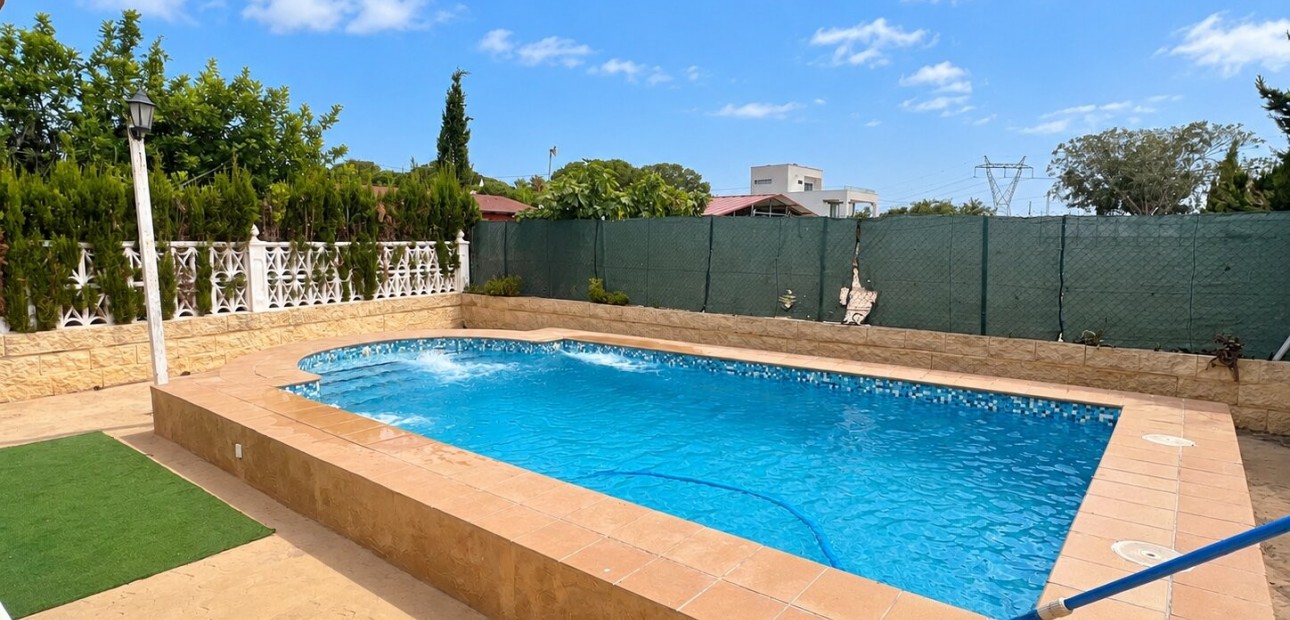 Sale - Country Property -
San Fulgencio - San Fulgencio - Country