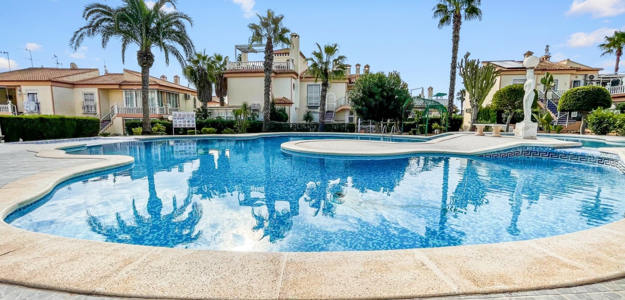 Sale - Apartment / flat -
Orihuela Costa - Los Altos