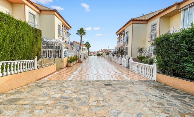 Sale - Apartment / flat -
Orihuela Costa - Los Altos