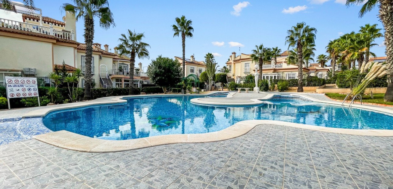 Sale - Apartment / flat -
Orihuela Costa - Los Altos