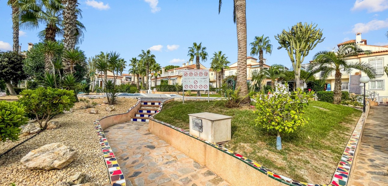 Sale - Apartment / flat -
Orihuela Costa - Los Altos