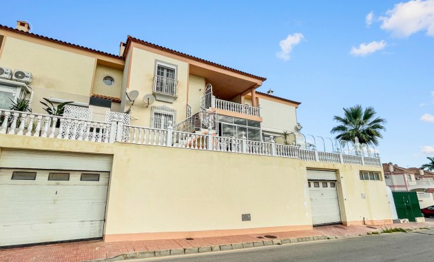 Sale - Apartment / flat -
Orihuela Costa - Los Altos