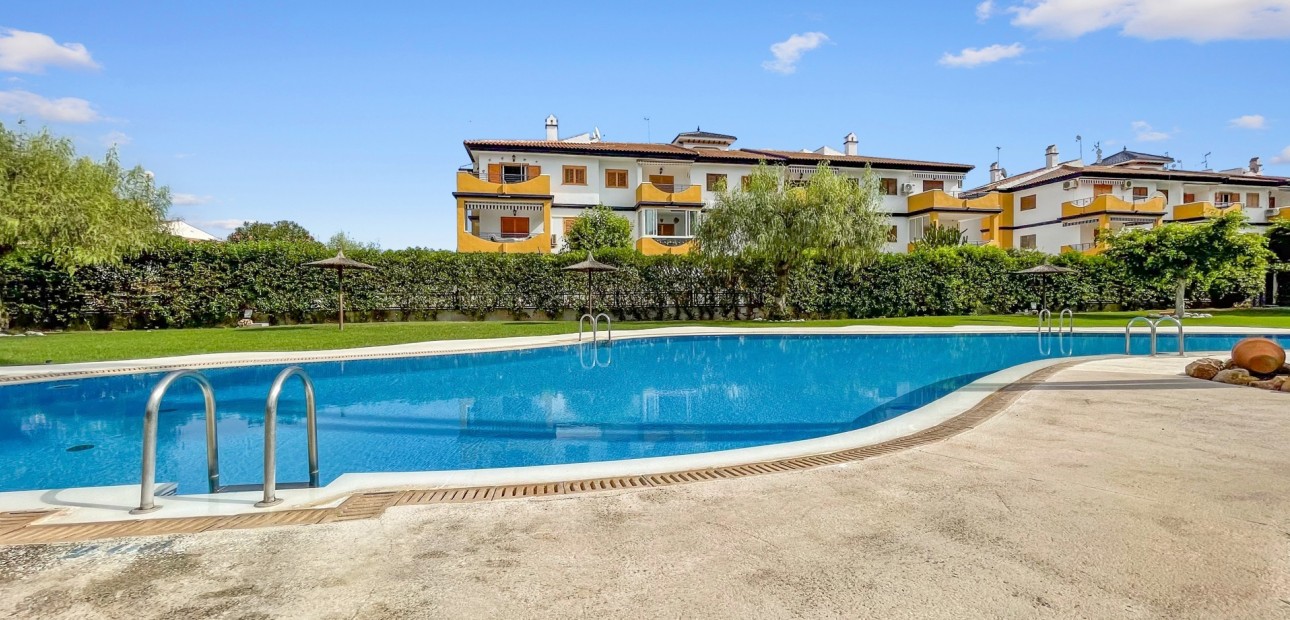 Sale - Apartment / flat -
Orihuela Costa - Mil Palmeras