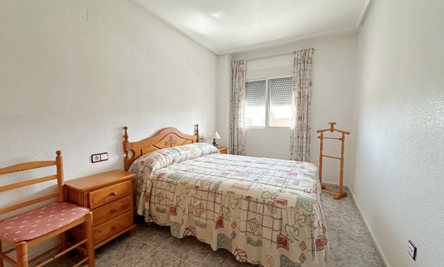 Sale - Apartment / flat -
Torrevieja - Torrevieja - Centre