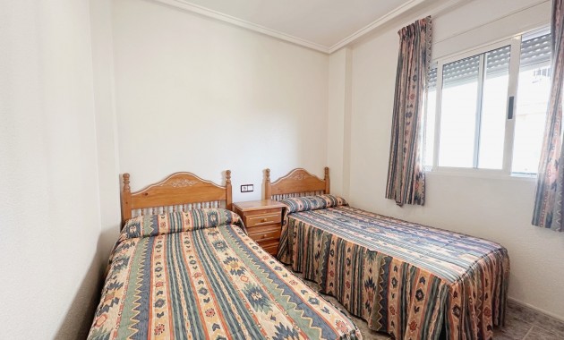 Sale - Apartment / flat -
Torrevieja - Torrevieja - Centre