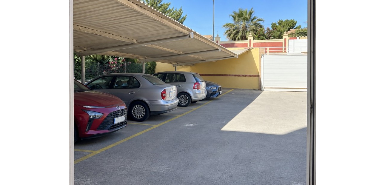 Sale - Apartment / flat -
Torrevieja - Torrevieja - Centre