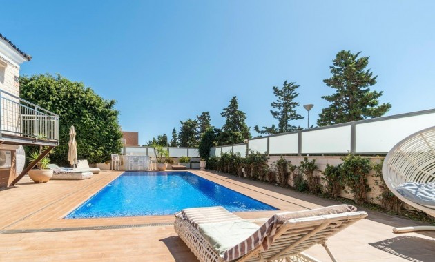 Sale - Villa -
Torrevieja - Torre la mata