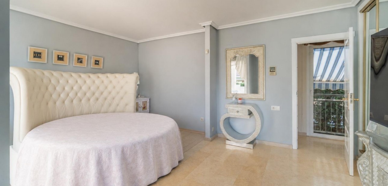 Sale - Villa -
Torrevieja - Torre la mata
