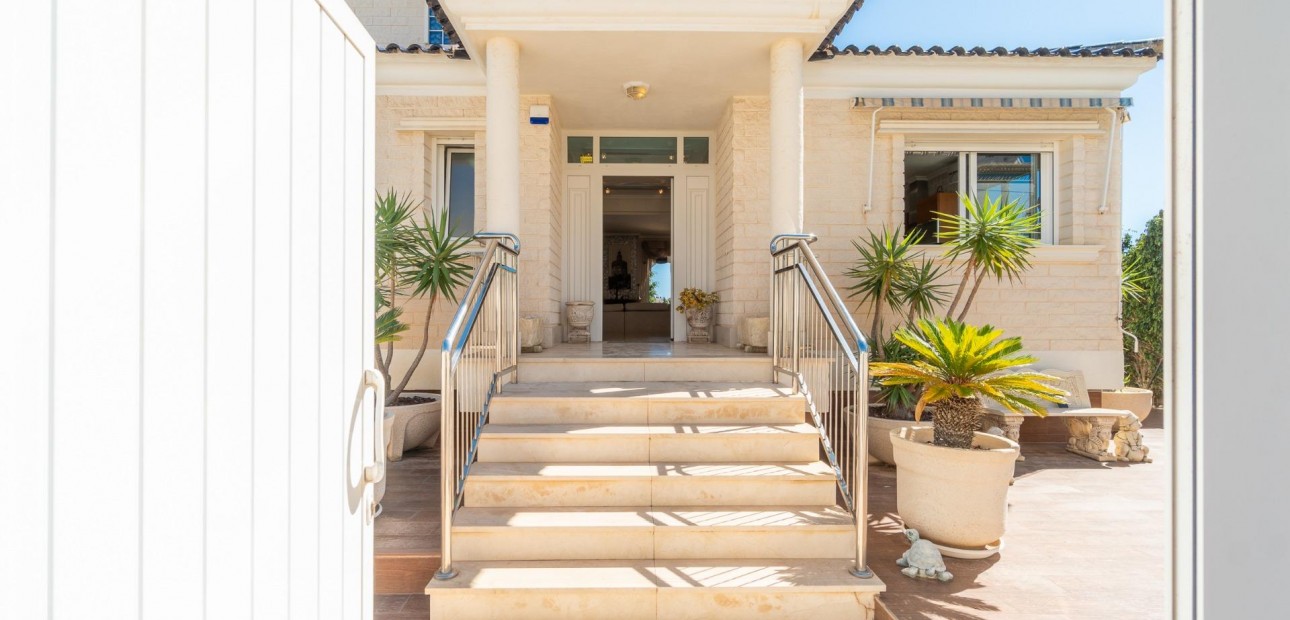 Sale - Villa -
Torrevieja - Torre la mata