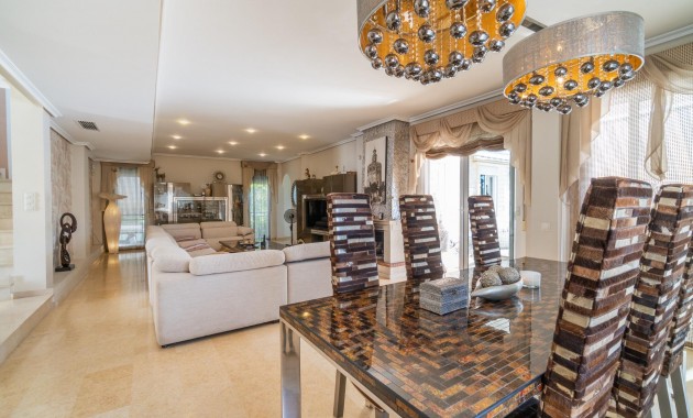 Sale - Villa -
Torrevieja - Torre la mata