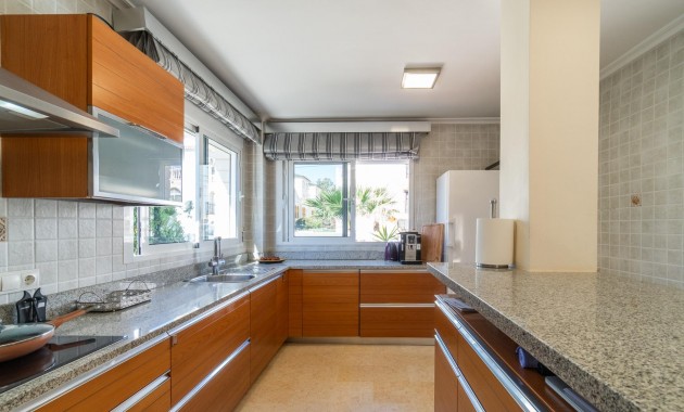 Sale - Villa -
Torrevieja - Torre la mata