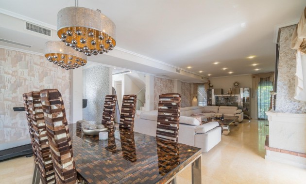 Sale - Villa -
Torrevieja - Torre la mata