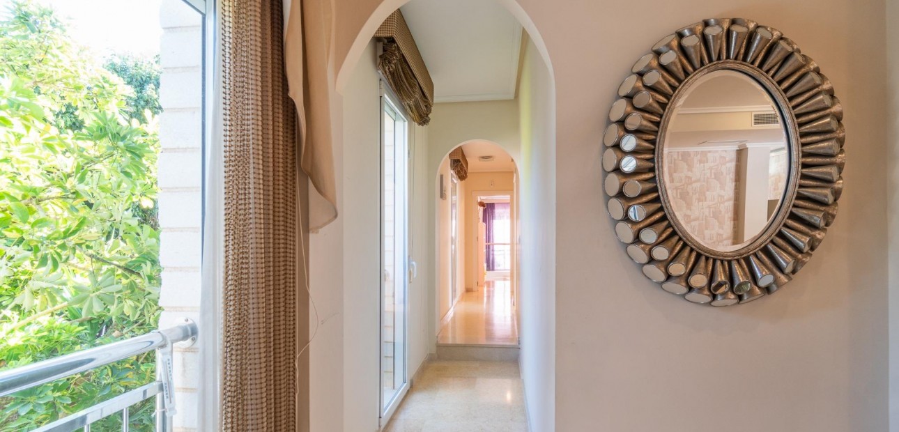 Sale - Villa -
Torrevieja - Torre la mata