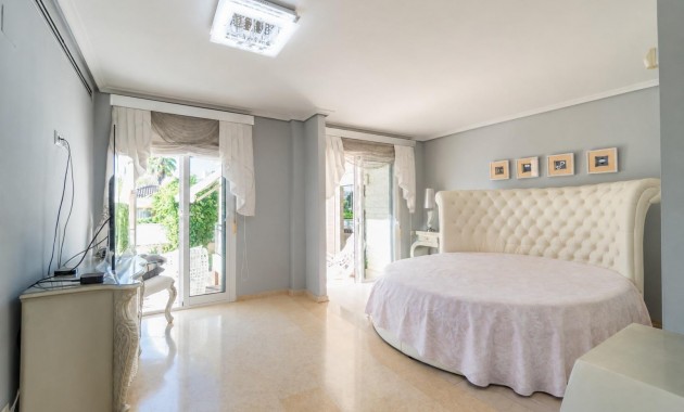 Sale - Villa -
Torrevieja - Torre la mata
