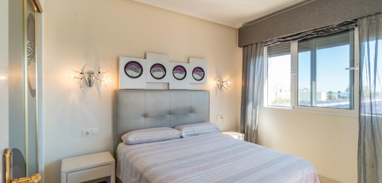 Sale - Villa -
Torrevieja - Torre la mata