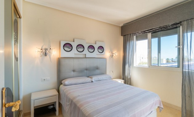 Sale - Villa -
Torrevieja - Torre la mata
