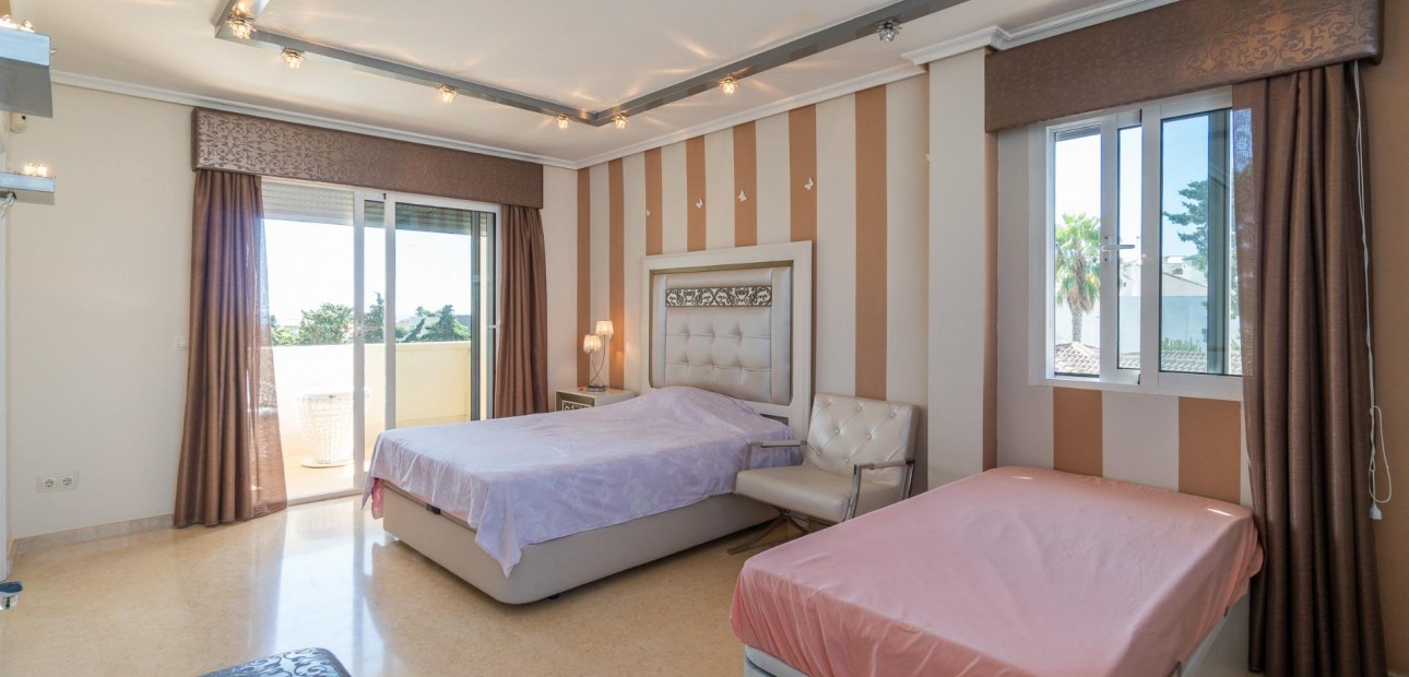 Sale - Villa -
Torrevieja - Torre la mata