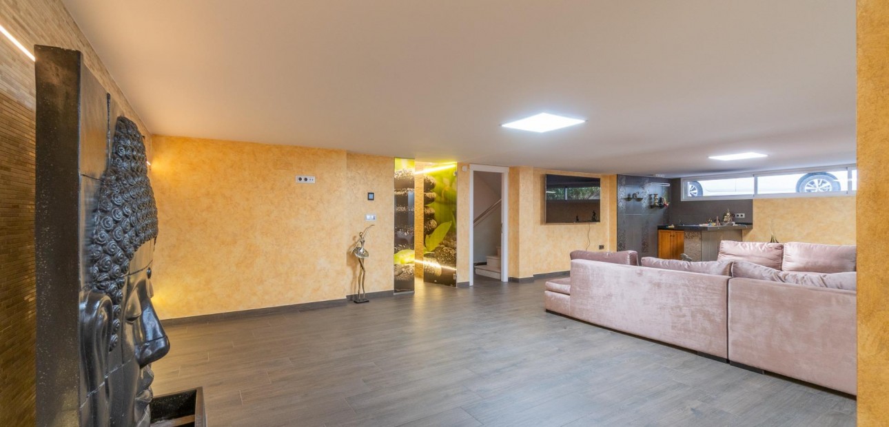 Sale - Villa -
Torrevieja - Torre la mata