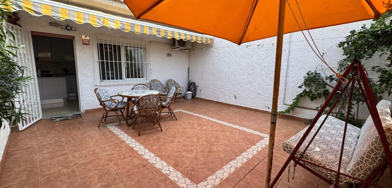 Sale - Bungalow -
Torrevieja - El limonar